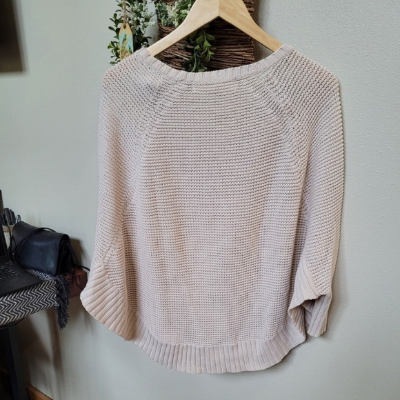 Sparrow Anthropologie Batwing Rounded hem Sweater Size XS - Picture 4 of 11